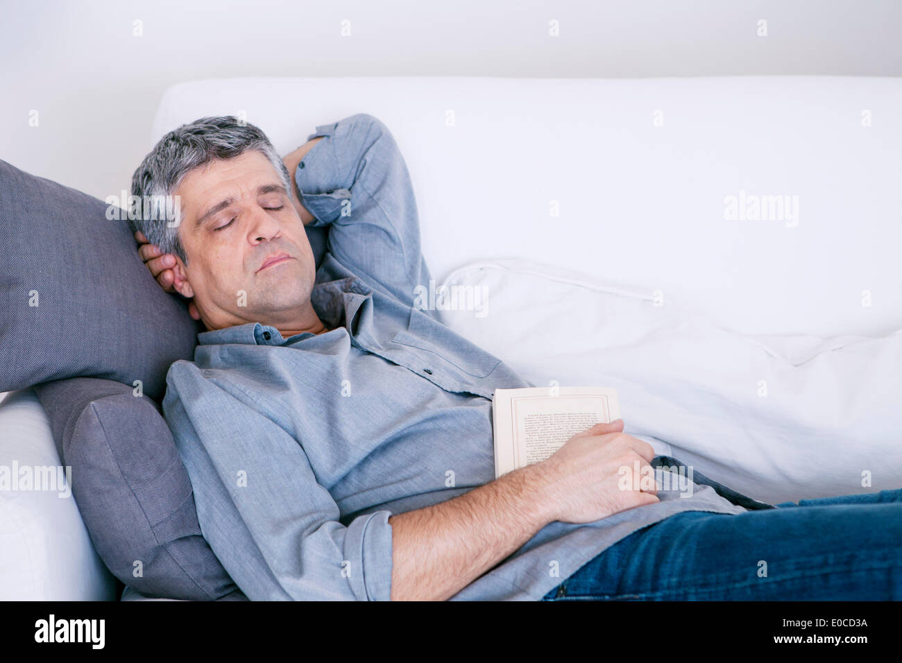 Sleeping old man hi-res stock photography and images - Alamy