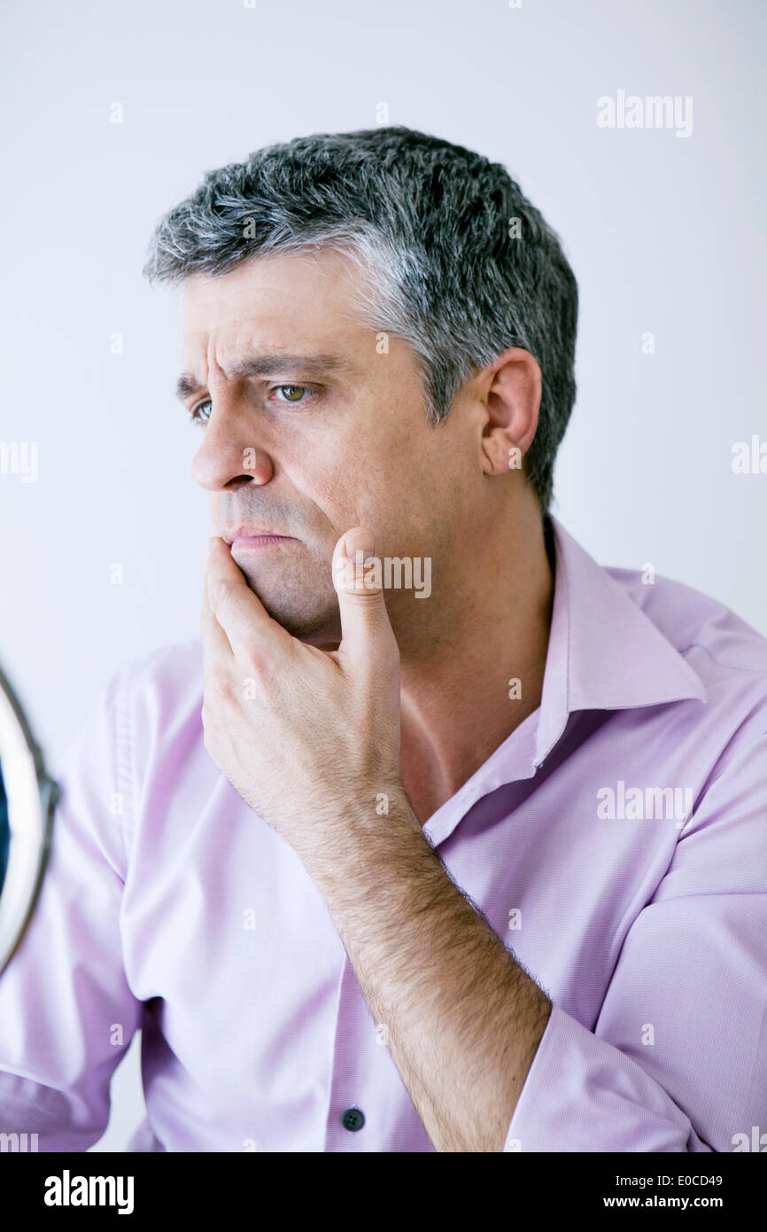 Wrinkly skin old man hi-res stock photography and images - Alamy