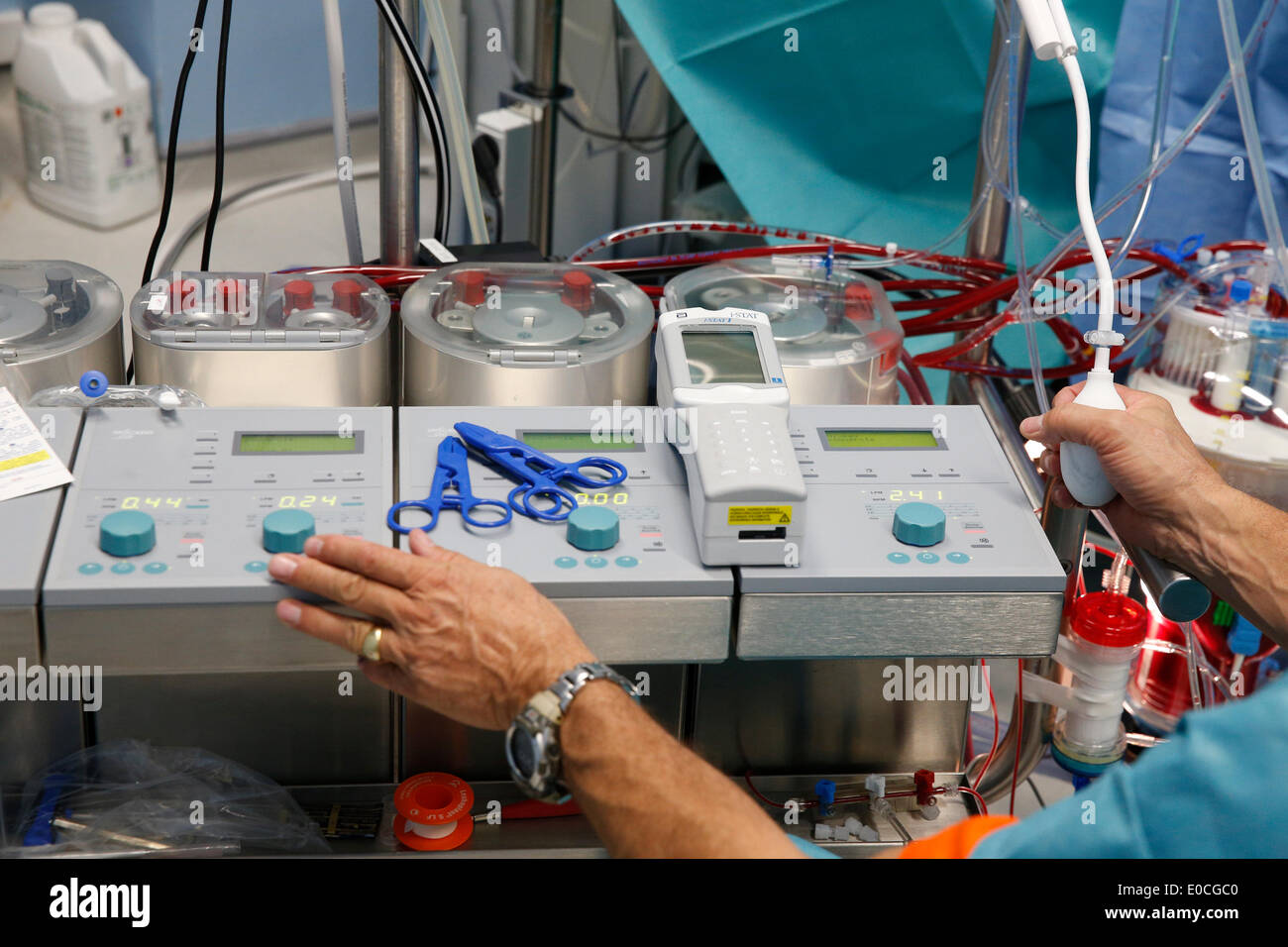 Cardiopulmonary Bypass Stock Photos & Cardiopulmonary Bypass Stock