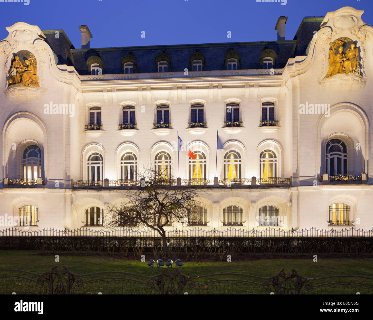 Building of the french embassy at Schwarzenbergplatz square, 4th