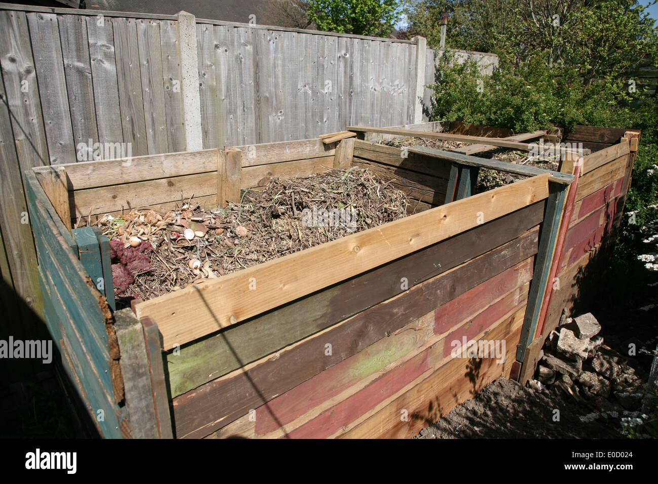 Compost bins hires stock photography and images Alamy