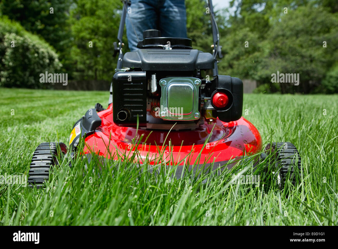 Push mowers hi-res stock photography and images - Alamy