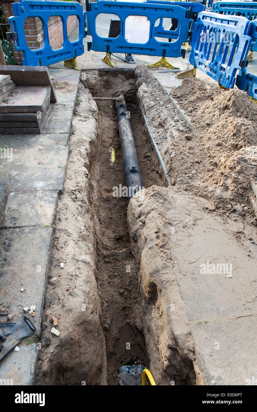 National Grid Gas replacing cast iron supply pipes with new plastic
