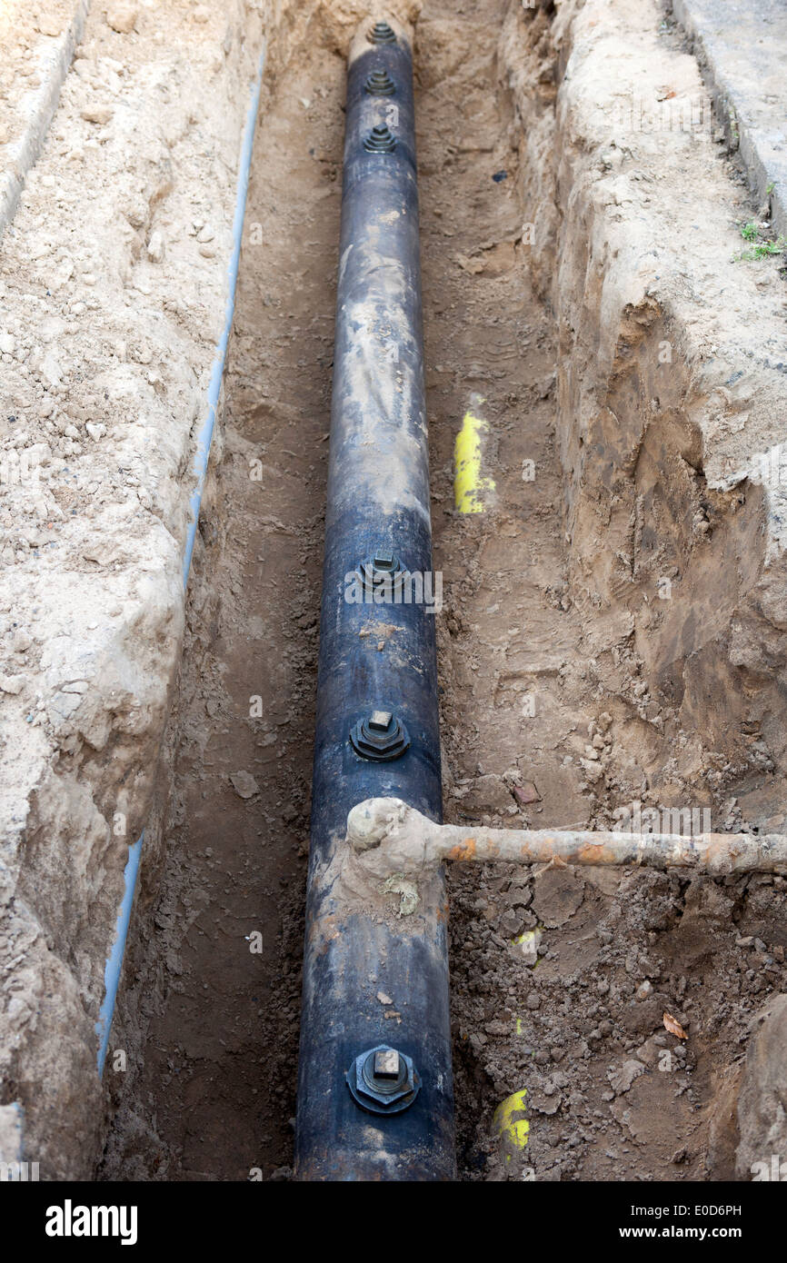 National Grid Gas replacing cast iron supply pipes with new plastic