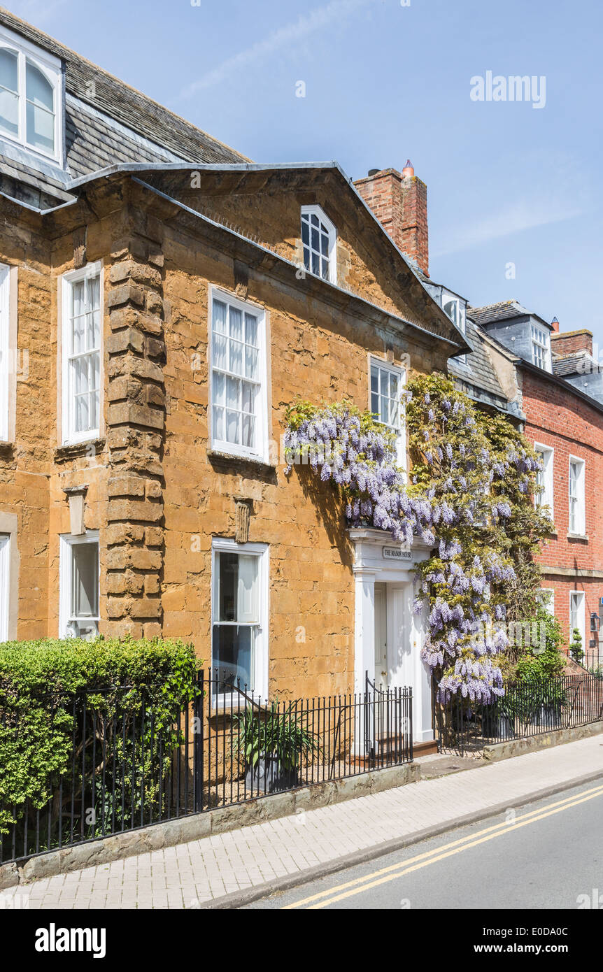 Traditional Cotswold stone town house in ShipstononStour