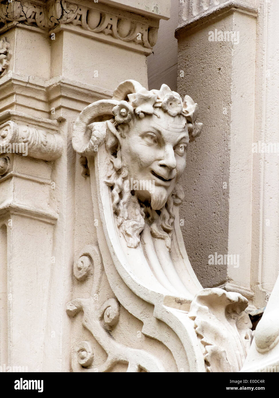 Sculptures in the facade of an old building in Vienna, Skulpturen an der Fassade eines Altbaus in Wien Stock Photo