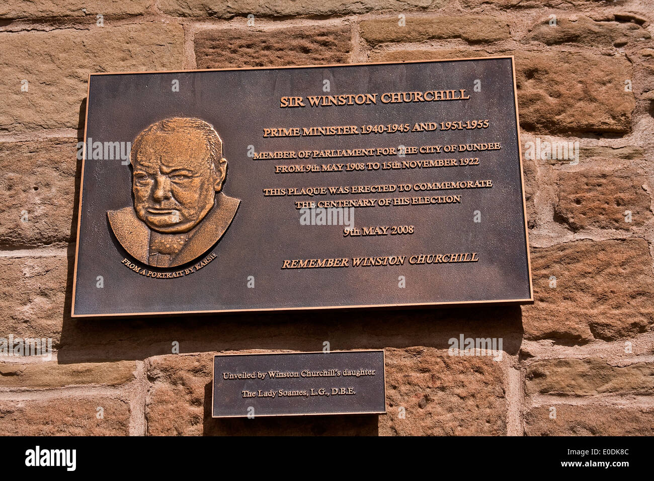 Plaque of Sir Winston Churchill unveiled by his Daughter The Lady Soames on 9th May 2008 in Dundee, UK Stock Photo