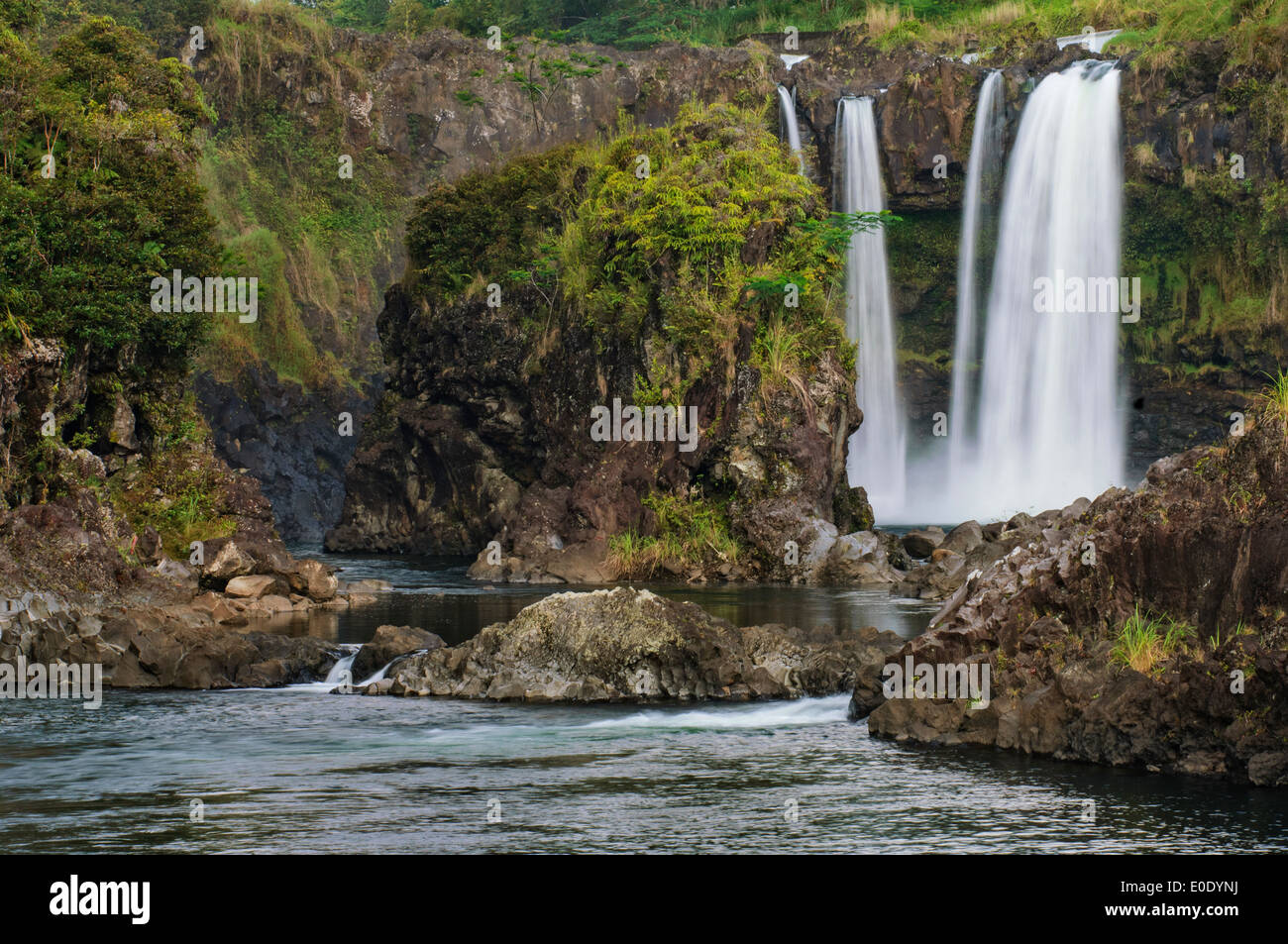 Pe'e Pe'e Falls in the Boiling Pots area of Wailuku River State Park