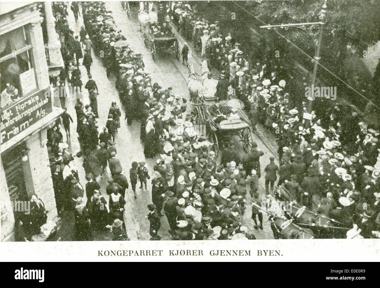 The King and Queen drives through the city Stock Photo Alamy
