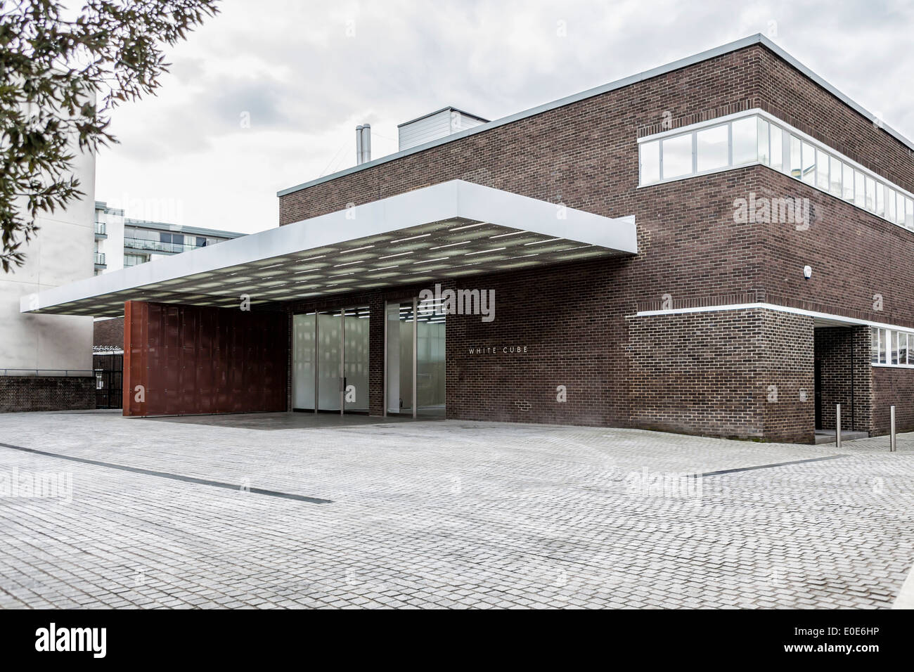 White Cube contemporary art Gallery owned by Jay Jopling, Bermondsey ...