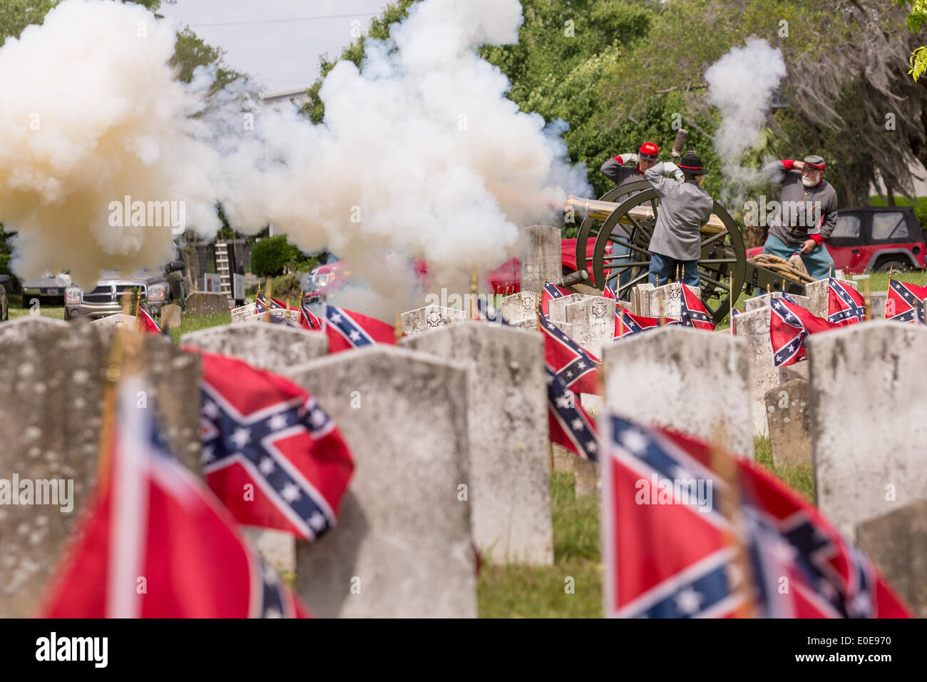 civil-war-re-enactors-fire-a-canon-salute-during-confederate-memorial