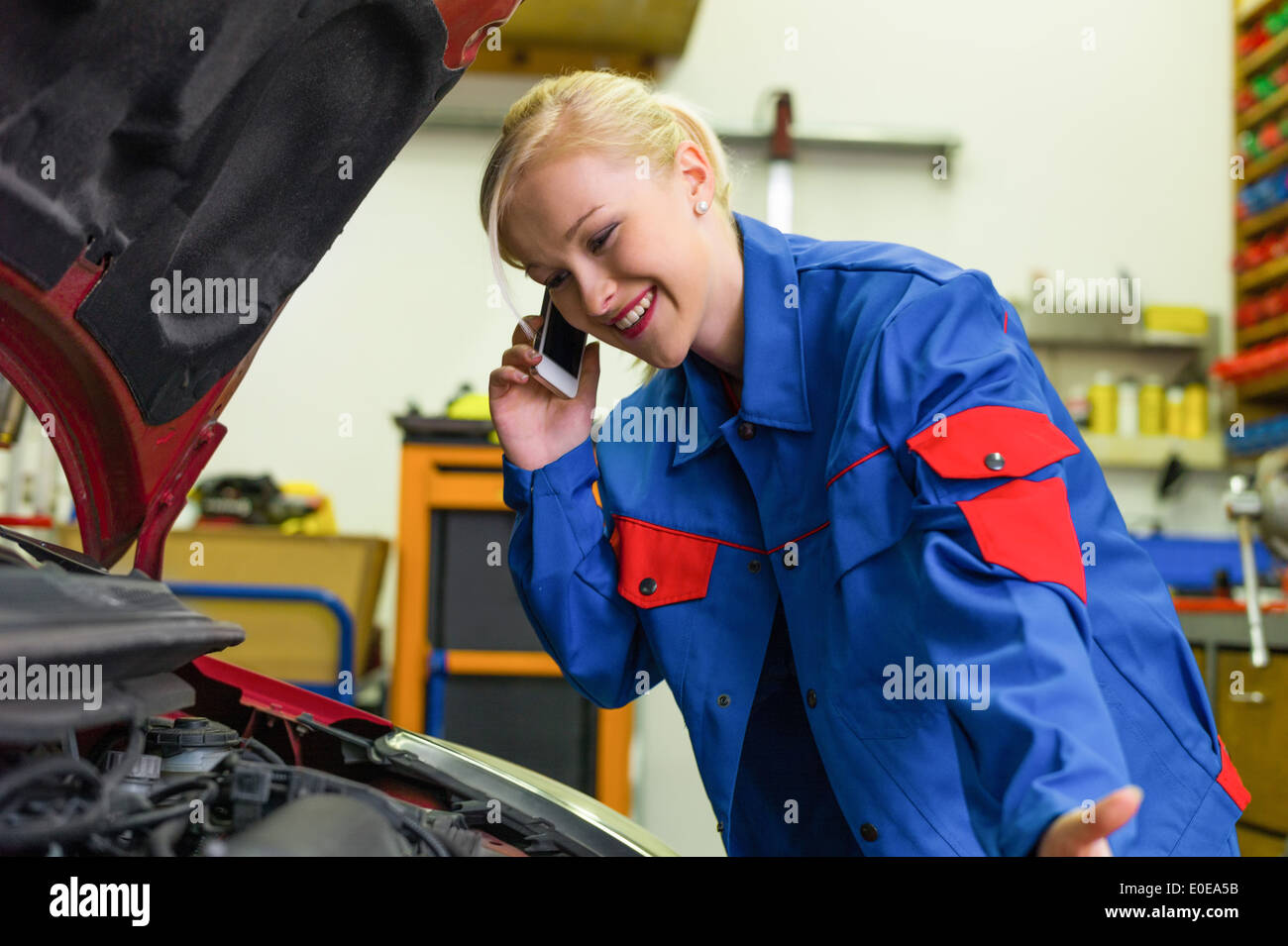 Kfz mechanikerin hires stock photography and images Alamy