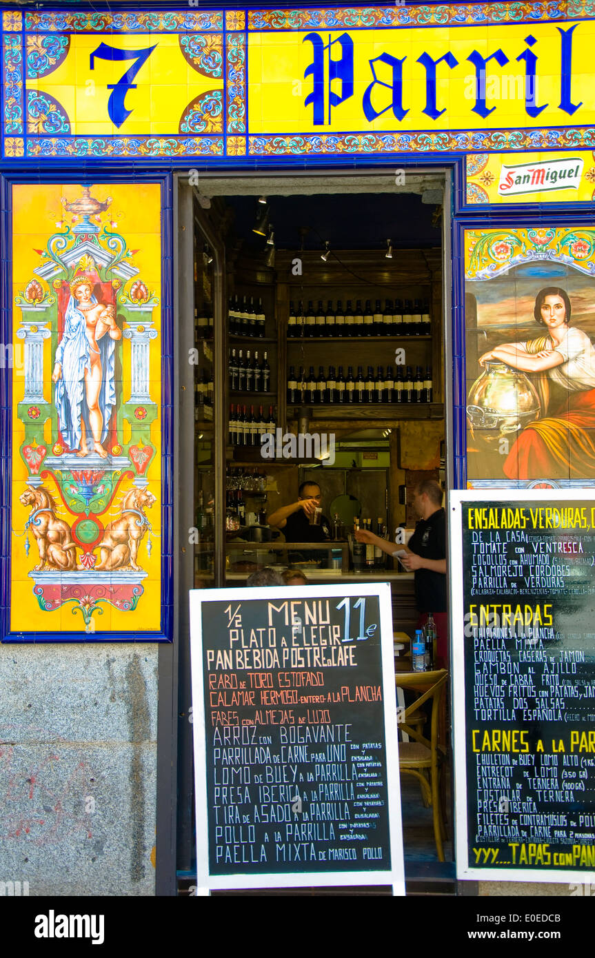 Tapas bars hi-res stock photography and images - Alamy