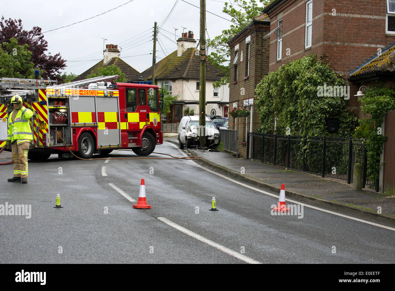 Great Stambridge, Southend On Sea, Essex, UK. 11th May 2014.  Road Traffic Collision.  A vehicle collided with a electricity pole.  It's believed the driver then made off from the scene. Credit:  Graham Eva/Alamy Live News Stock Photo