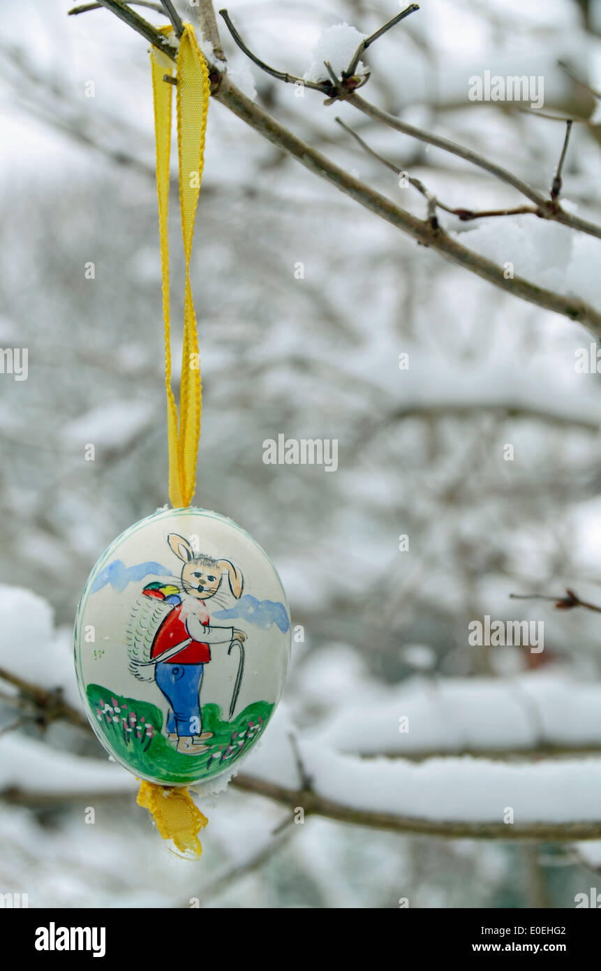 eggs in snow - weathercapriole during easter Stock Photo