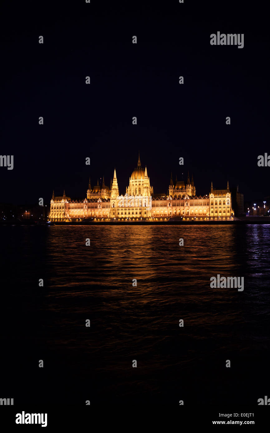 Beautiful view of parliament from Danube at night Stock Photo