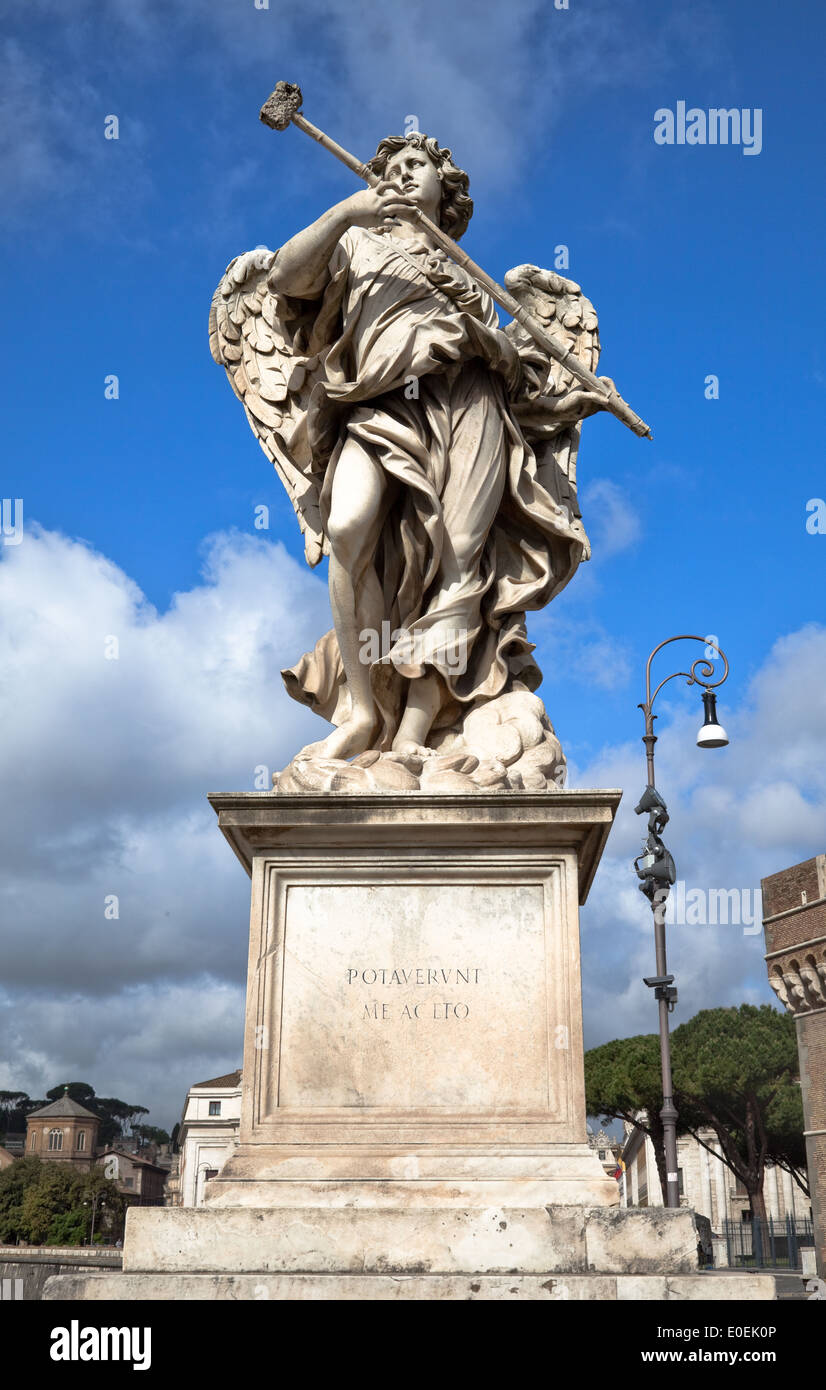 Engelsstatur, Engelsbrücke, Rom, Italien - Angel statue, Bridge of Angels, Rome, Italy Stock Photo