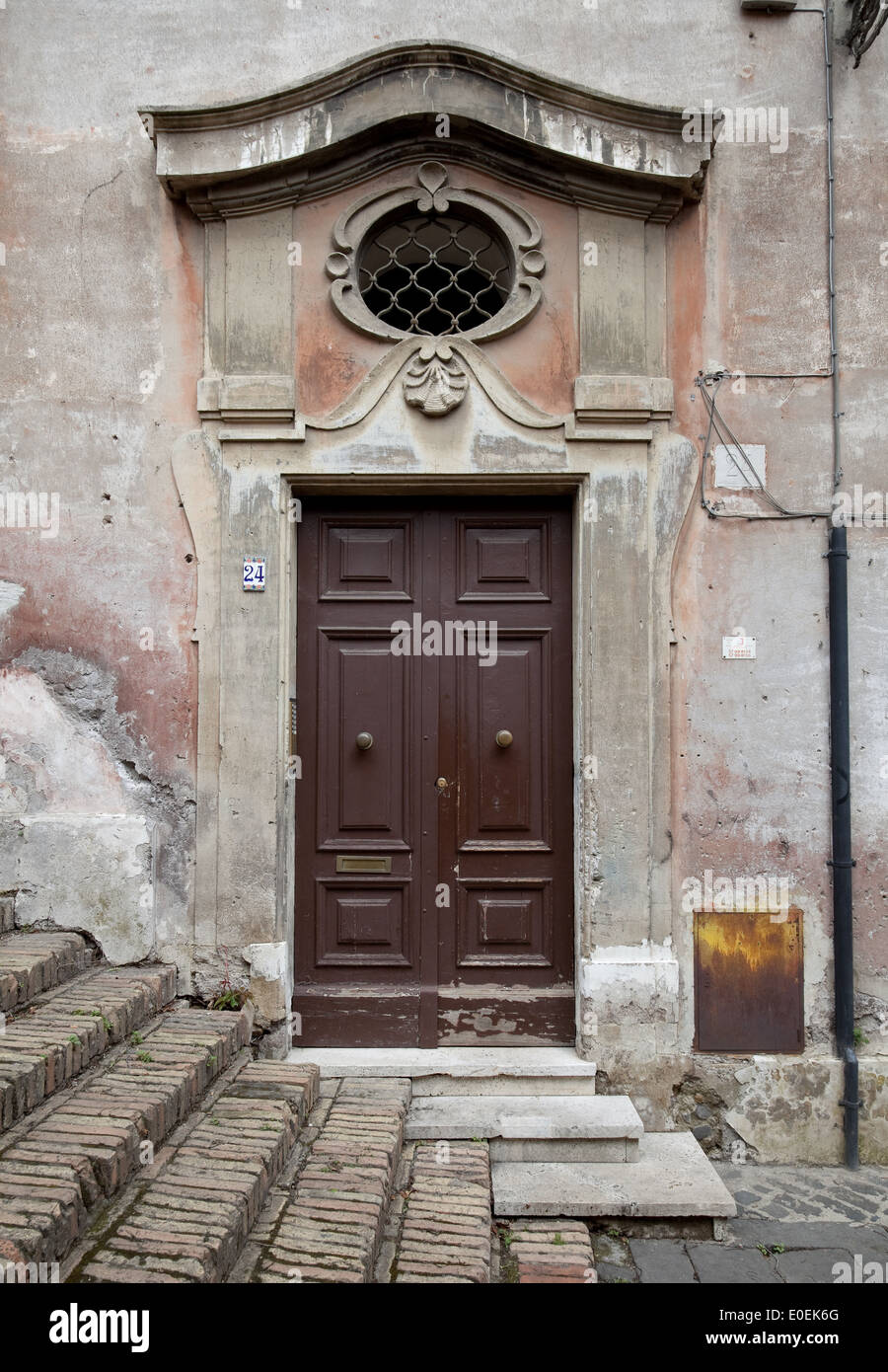 Altes Haustor, Rom, Italien - old door, Rome, Italy Stock Photo