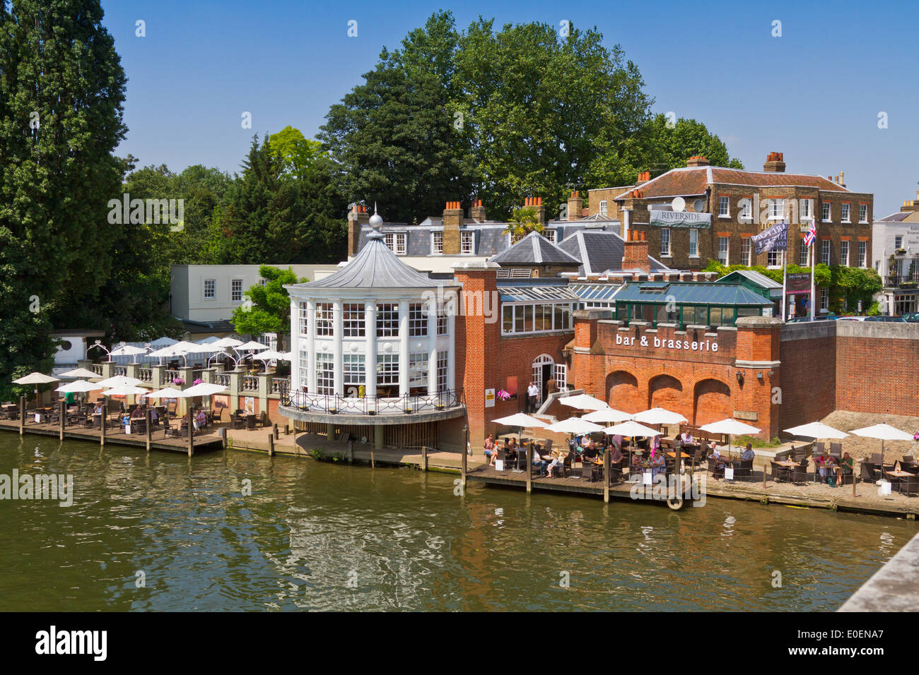 Carlton Mitre pub and restaurant - Hampton Court and the River Thames in July, 2013 Stock Photo