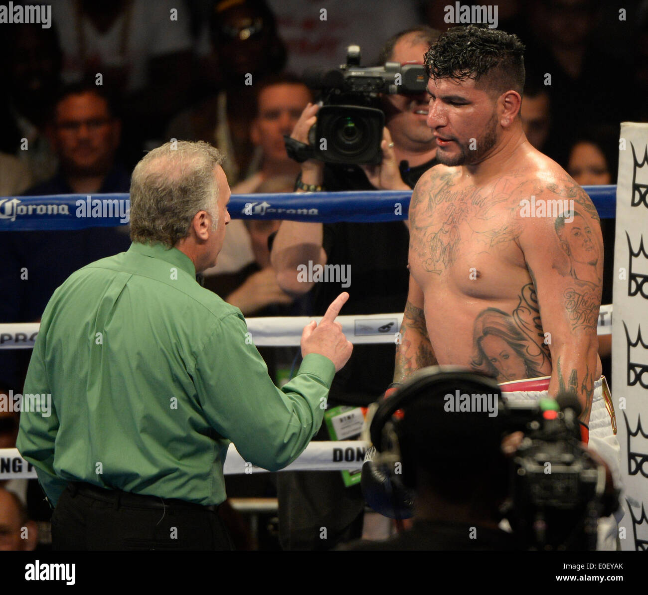 Referee photos hires stock photography and images Alamy