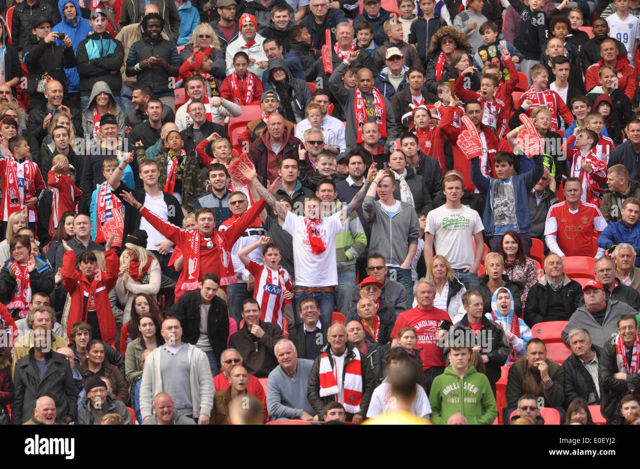 London, UK. 10th May, 2014. Sholing Town fans starting to believe as the final whistle looms during the FA Vase final  against West Auckland Town FC at Wembley Stadium, 10th May 2014. Credit:  Flashspix/Alamy Live News Stock Photo