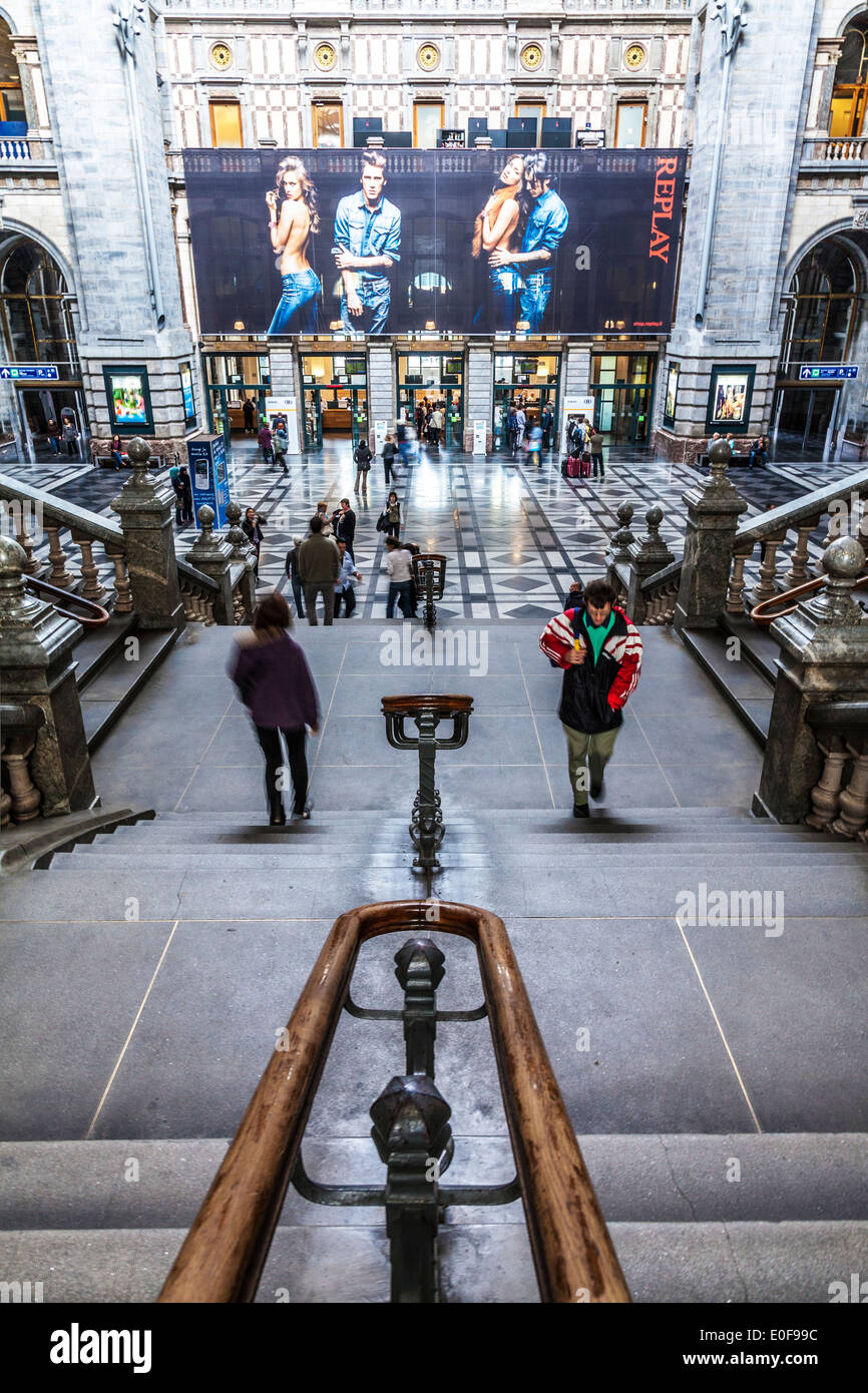 The grand waiting and entrance hall of the Antwerpen-Centraal railway station designed by Louis Delacenserie. Stock Photo