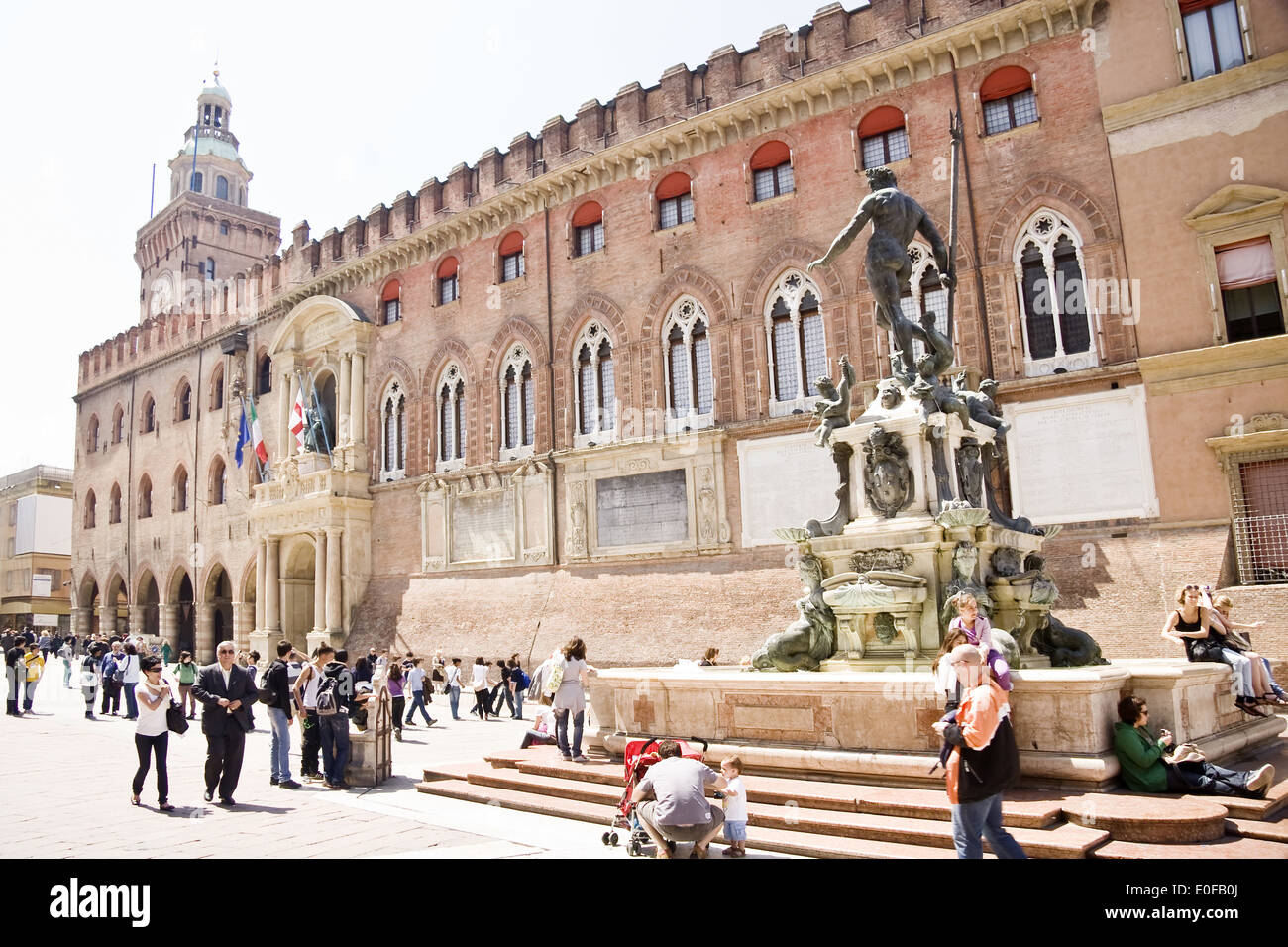 Palazzo d'Accursio (aka Palazzo Comunale, Town Hall) and Fountain of Neptune on Piazza Maggiore, Bologna Stock Photo
