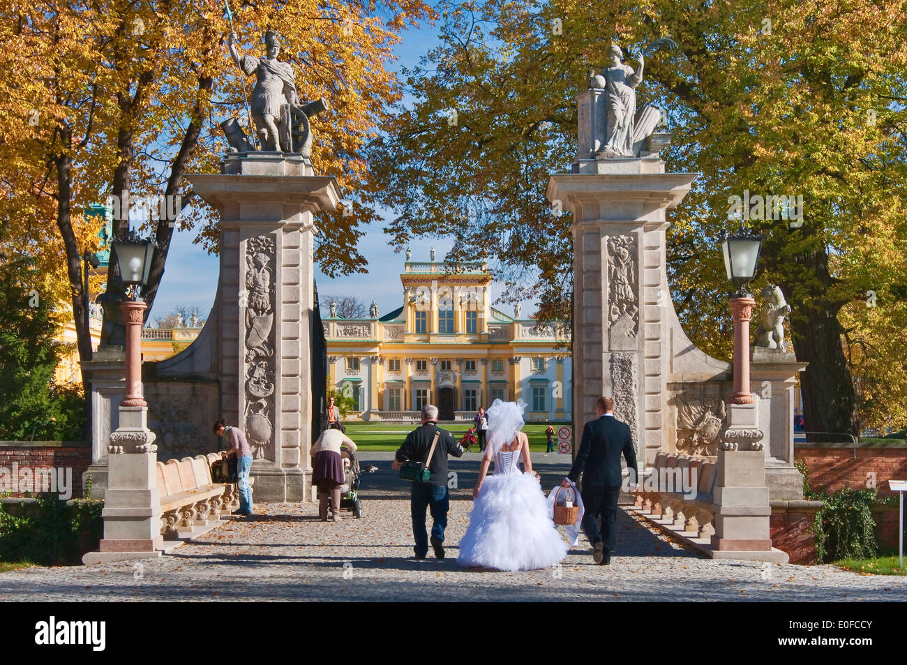 Wedding group in palace hi-res stock photography and images - Alamy