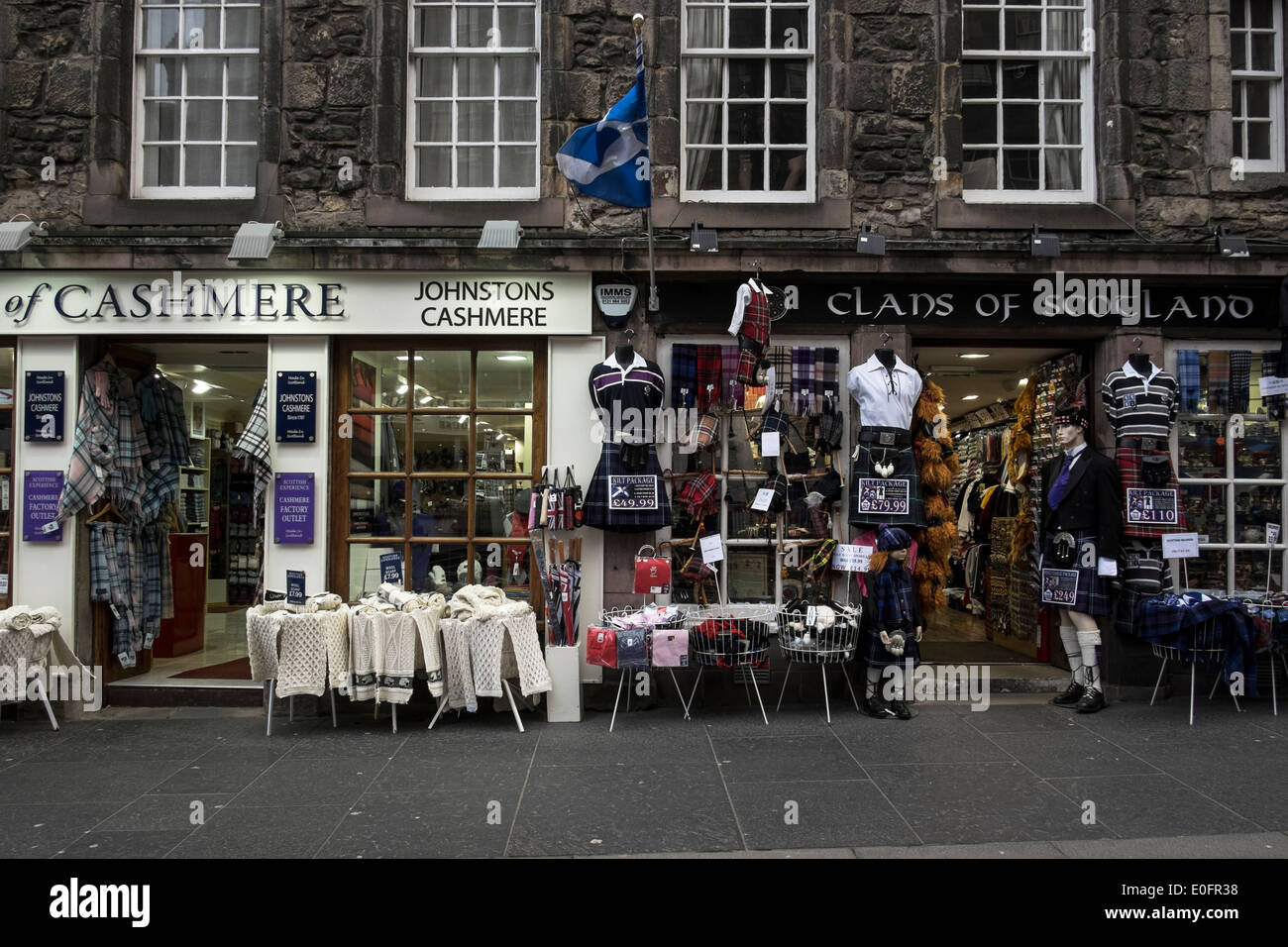Edinburgh lawnmarket royal mile shops souvenirs cashmere Stock Photo Alamy