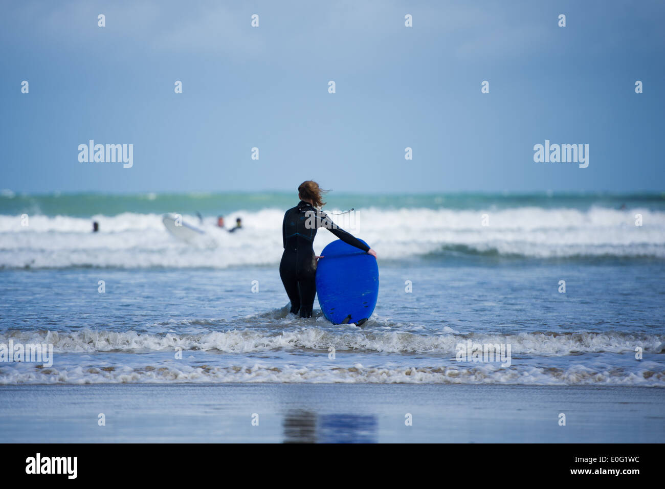 Female surfer board hi-res stock photography and images - Alamy