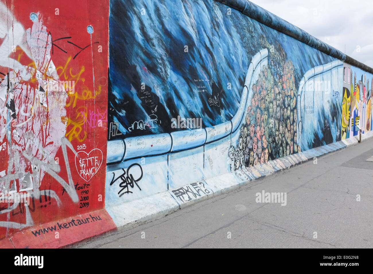Berlin wall mural hi-res stock photography and images - Alamy