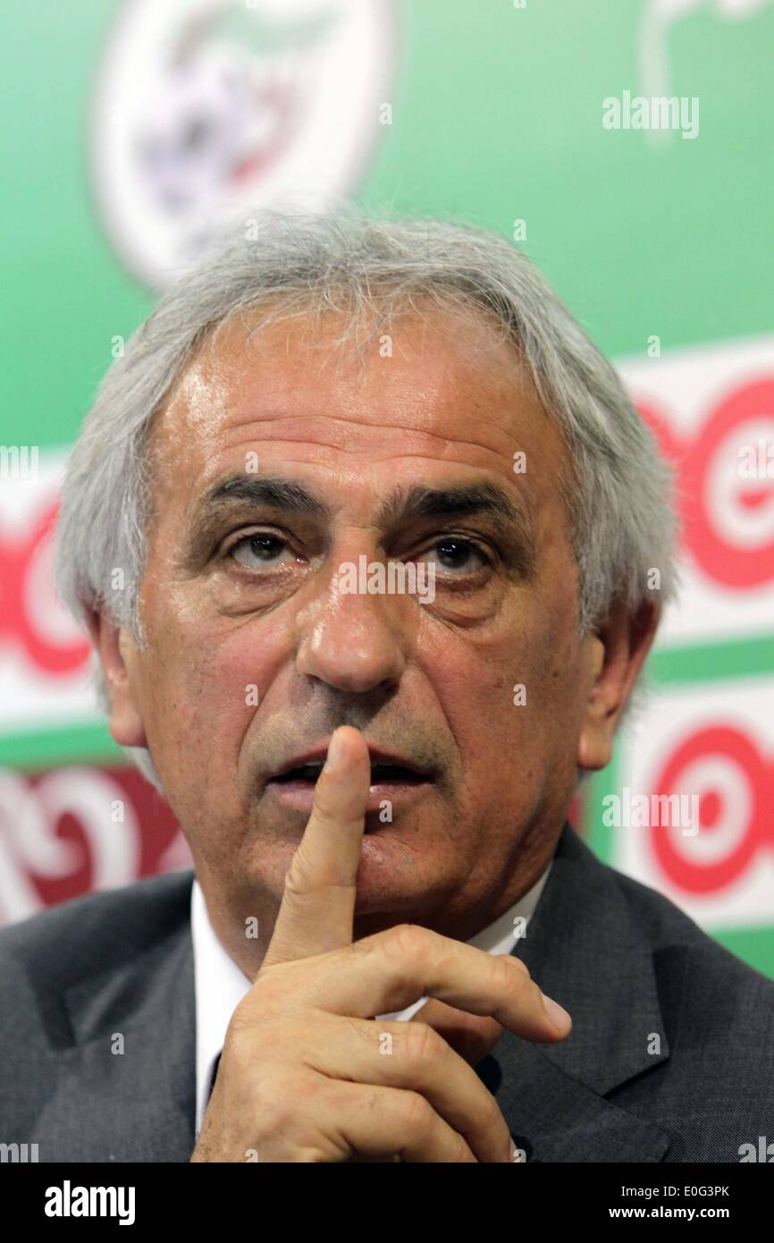 Algiers. 12th May, 2014. Algerian football team coach Vahid Halilhodzic speaks during a press conference on the Brazil World Cup 2014, in Algiers May 12, 2014. © Mohamed Kadri/Xinhua/Alamy Live News Stock Photo