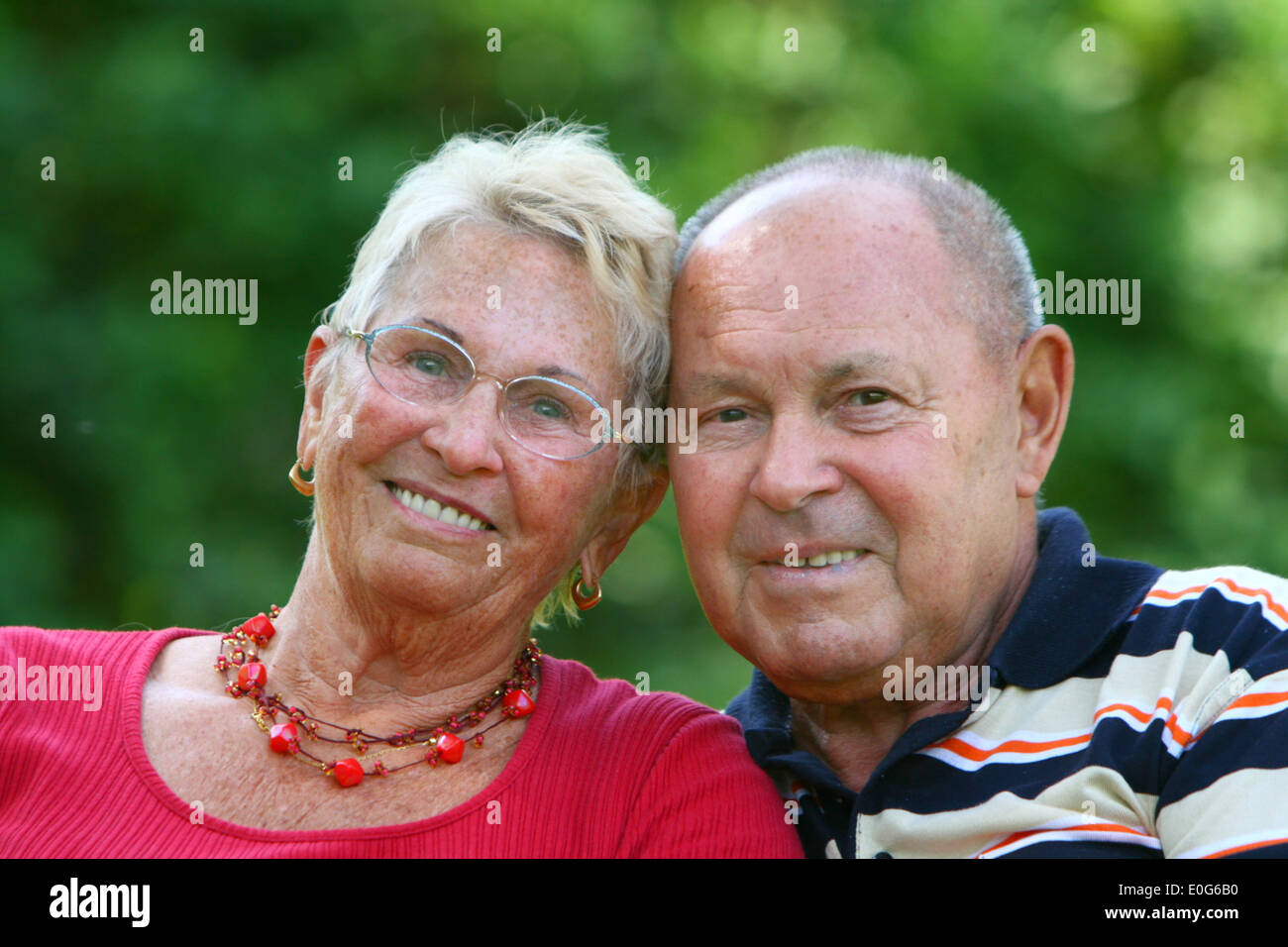 Happy senior citizens pair hires stock photography and images Alamy