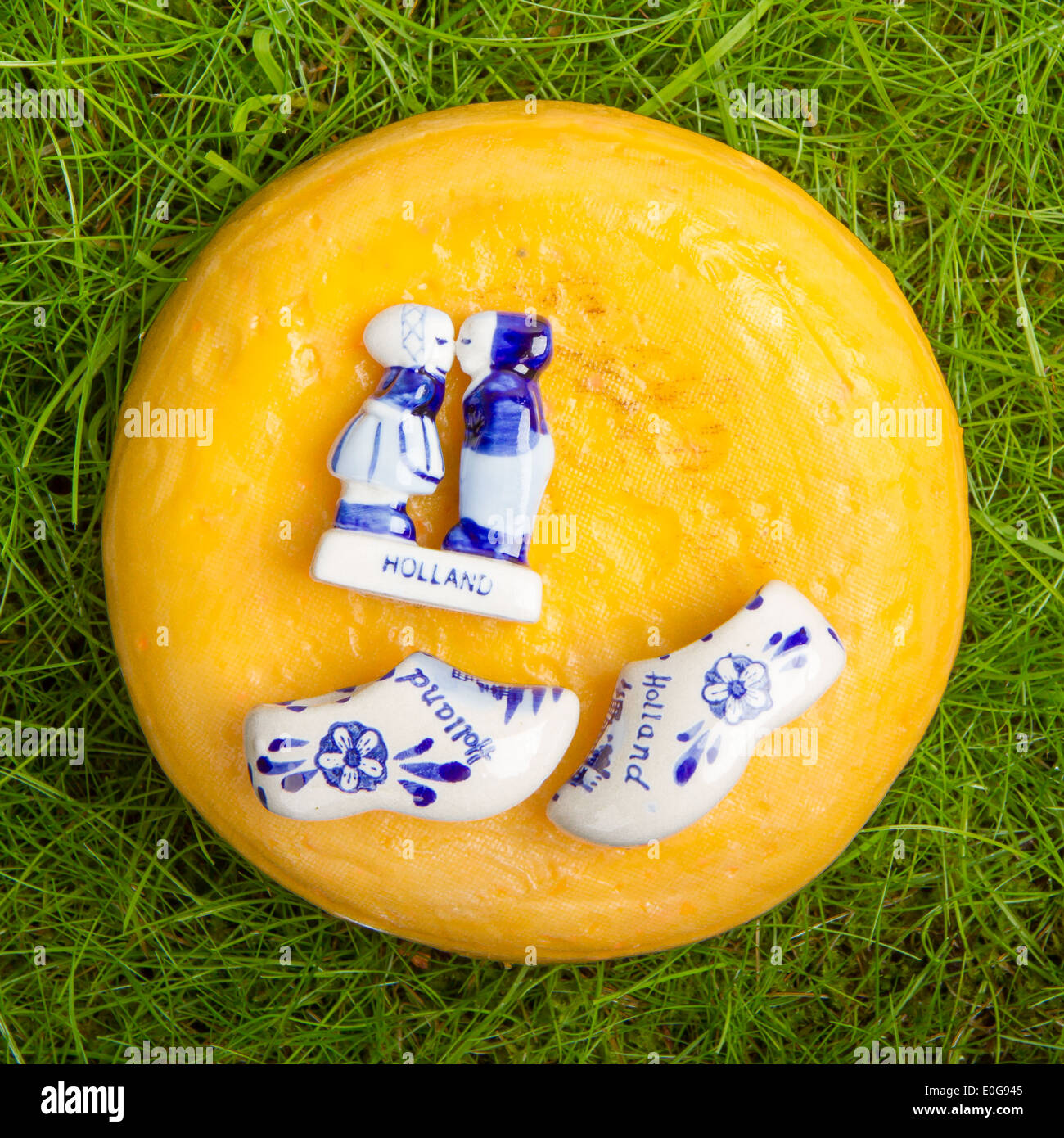 Blue delft porcelain windmill hi-res stock photography and images - Alamy