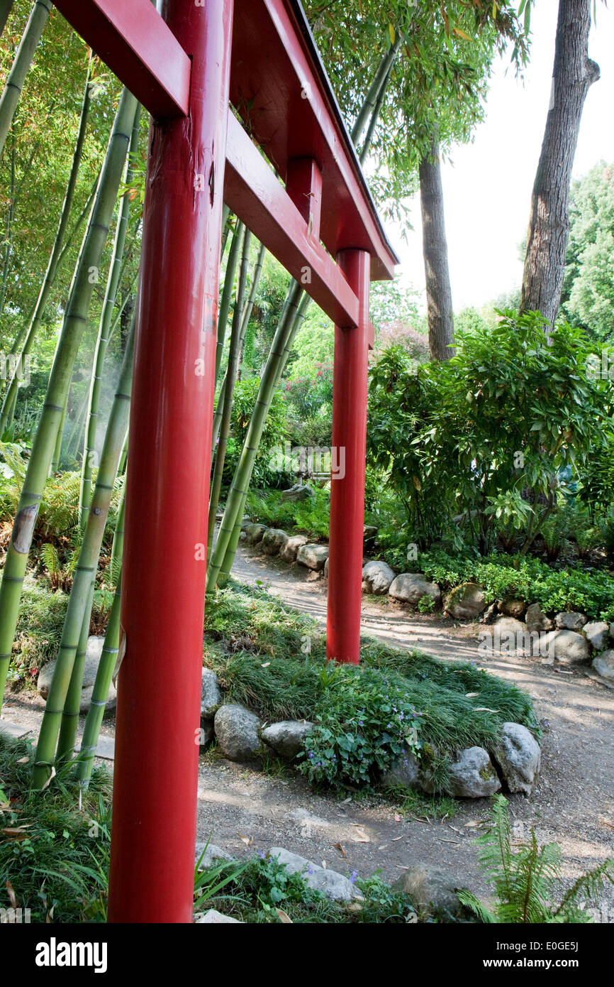 Chinese gate at Andre Hellers' Garden, Giardino Botanico, Gardone Riviera, Lake Garda, Lombardy, Italy, Europe Stock Photo