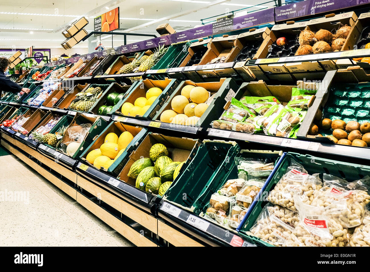 Tesco shopping fruit hires stock photography and images Alamy