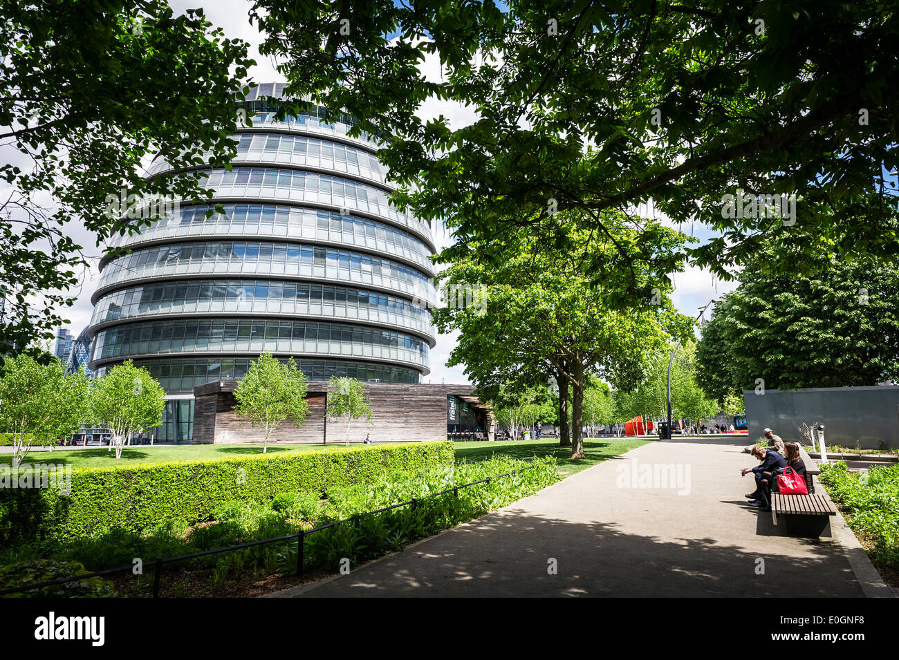 City Hall seen from Potters Fields Gardens Stock Photo Alamy