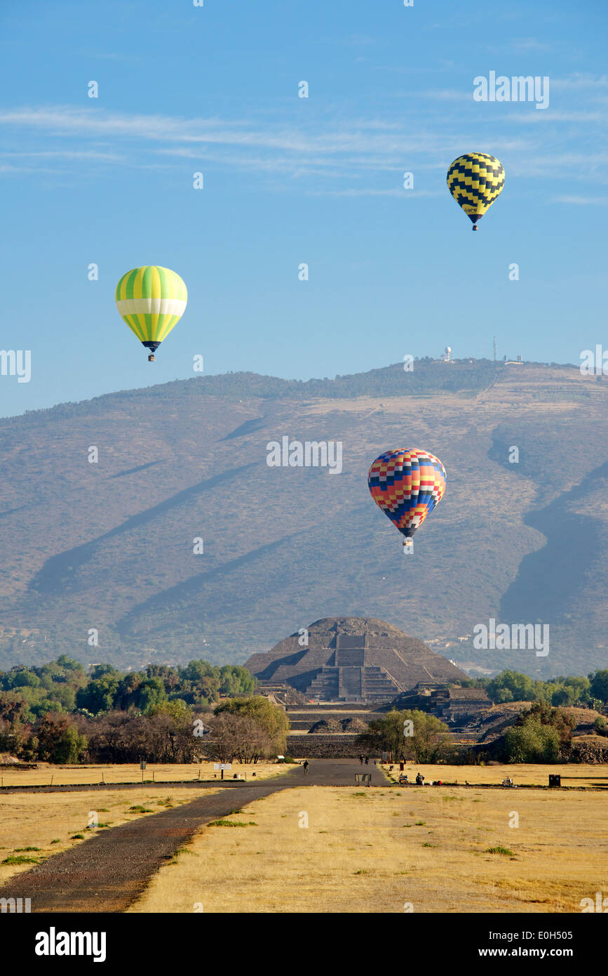 hot air balloons Teotihuacan Mexico Stock Photo Alamy