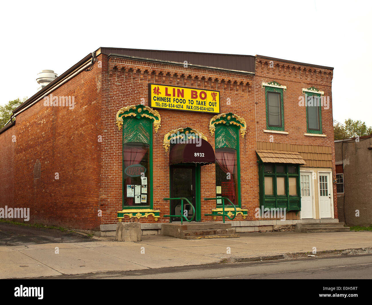 Chinese restaurant in a city Stock Photo - Alamy