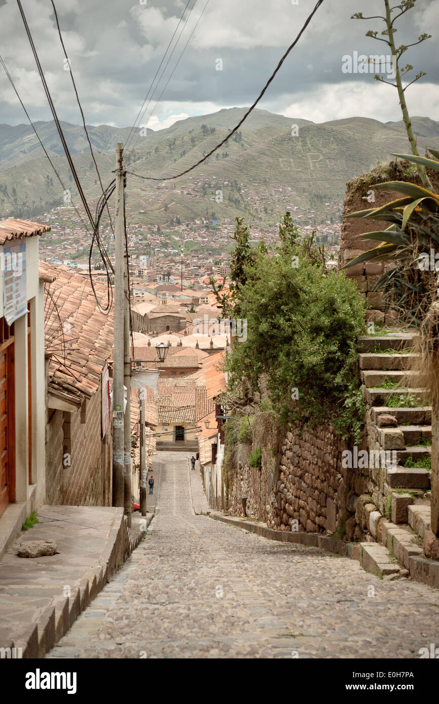 Very narrow and steep street in historic Cusco, Cuzco, Peru, Andes, South America Stock Photo