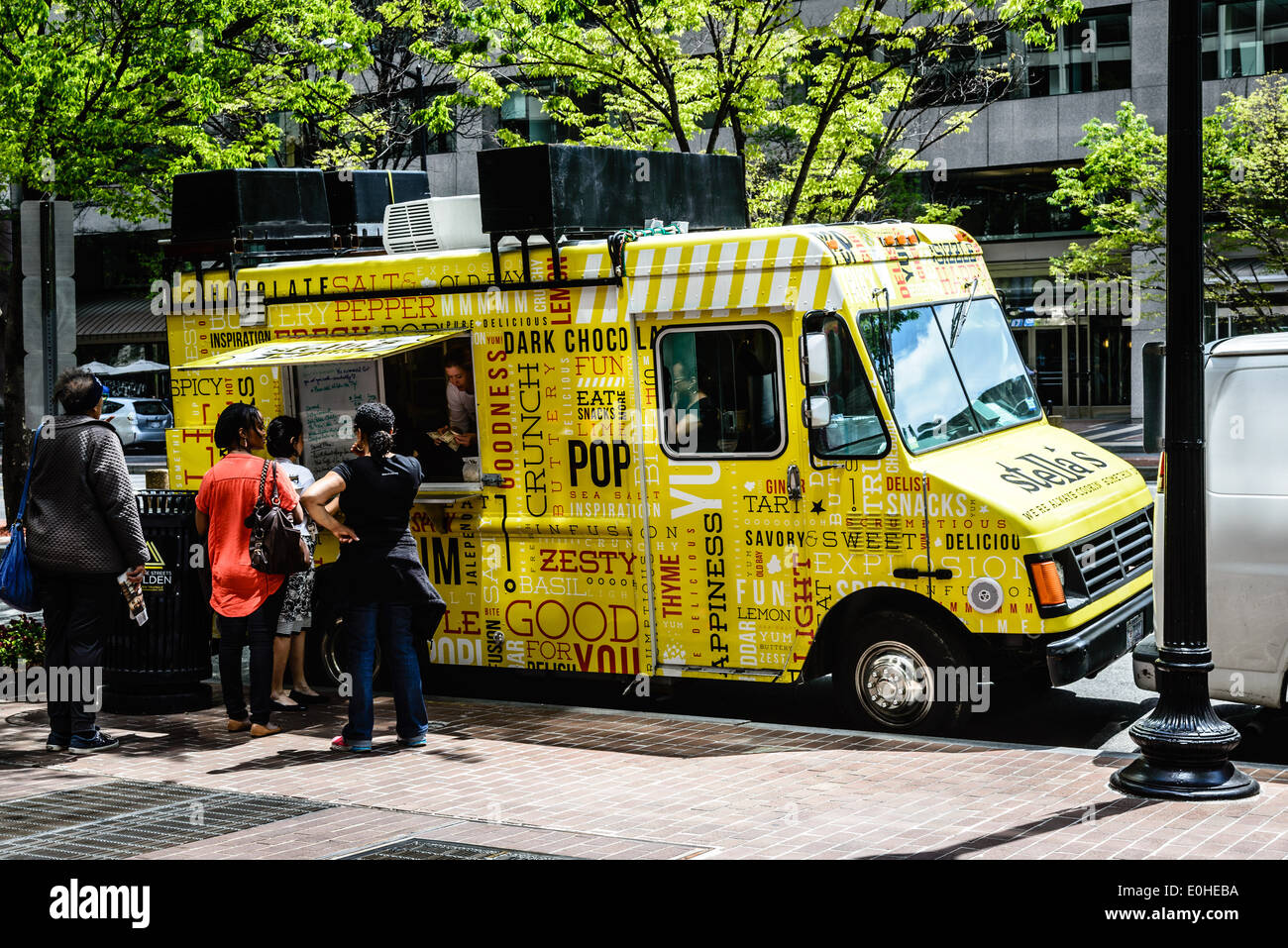 Dc food truck hi-res stock photography and images - Alamy