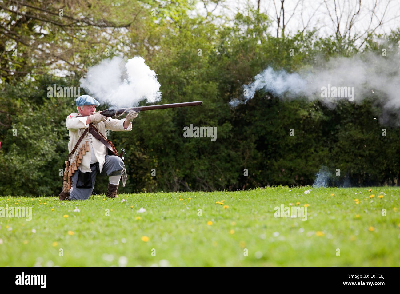 Musket firing hi-res stock photography and images - Alamy