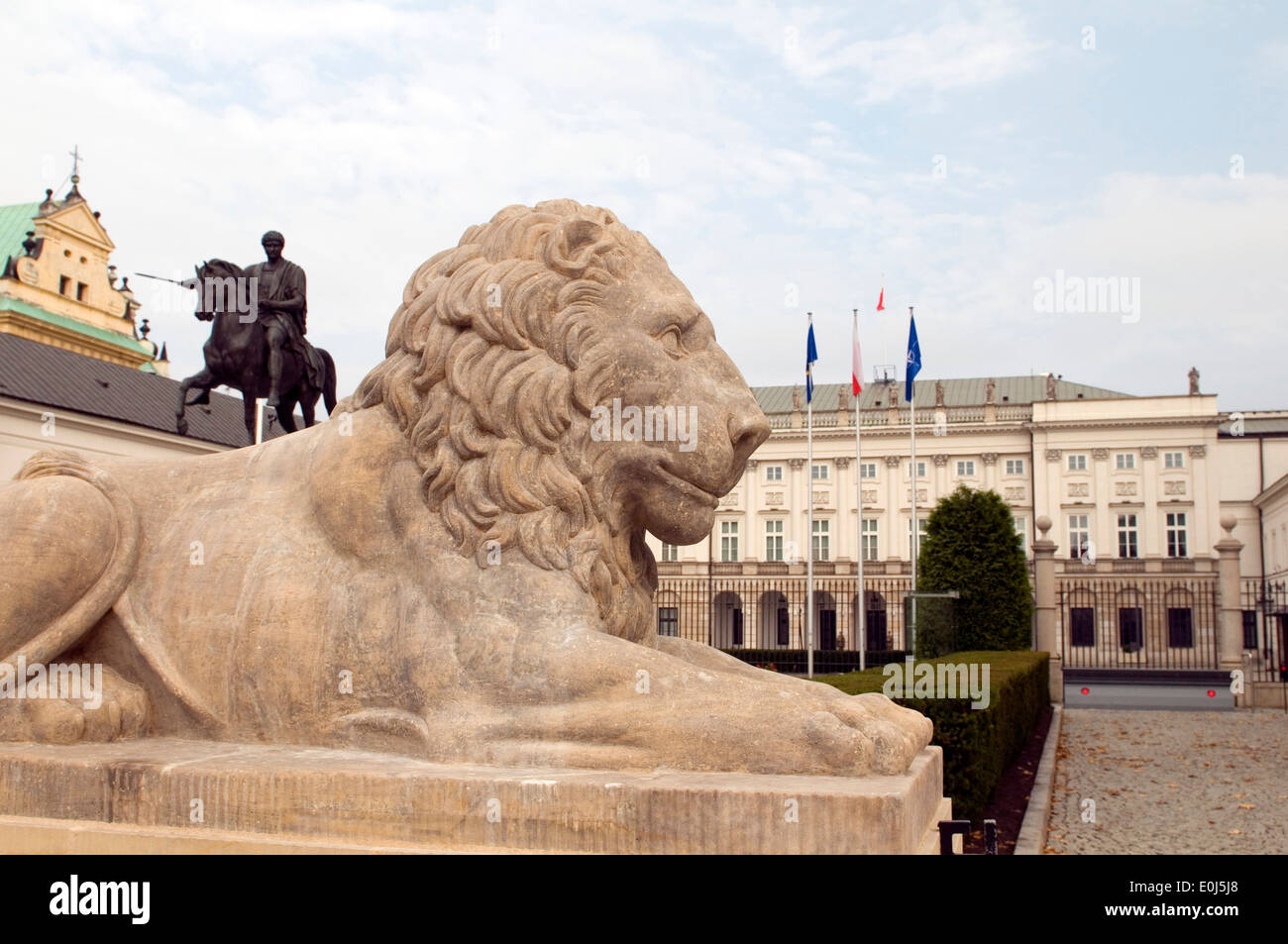 presidential palace Koniecpolski Palace lion statues Warsaw Poland statue of Prince Jozef Poniatowski presidential palace lion m Stock Photo