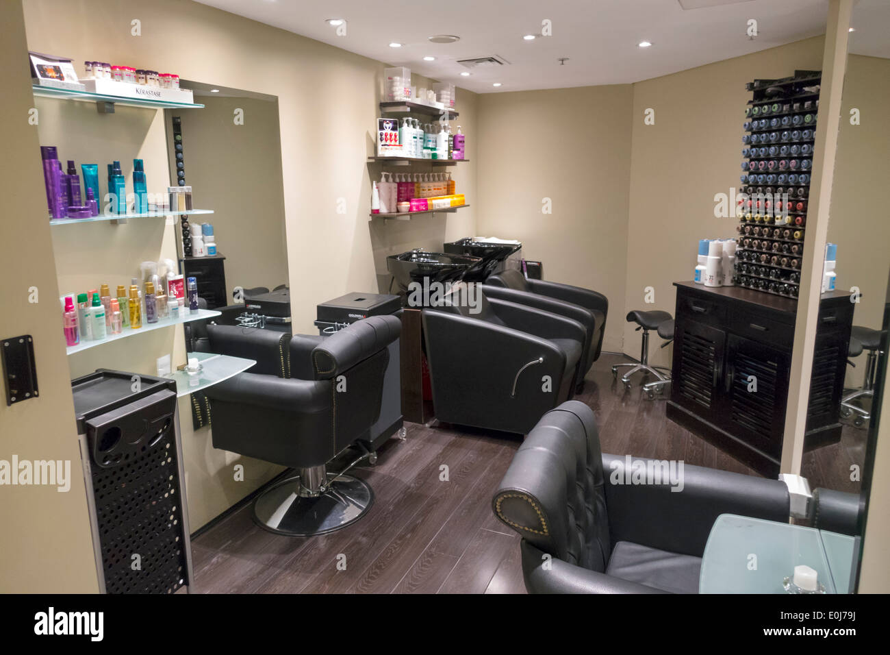 Salon chairs hi-res stock photography and images - Alamy Salon chairs hi-res stock photography and images - Alamy