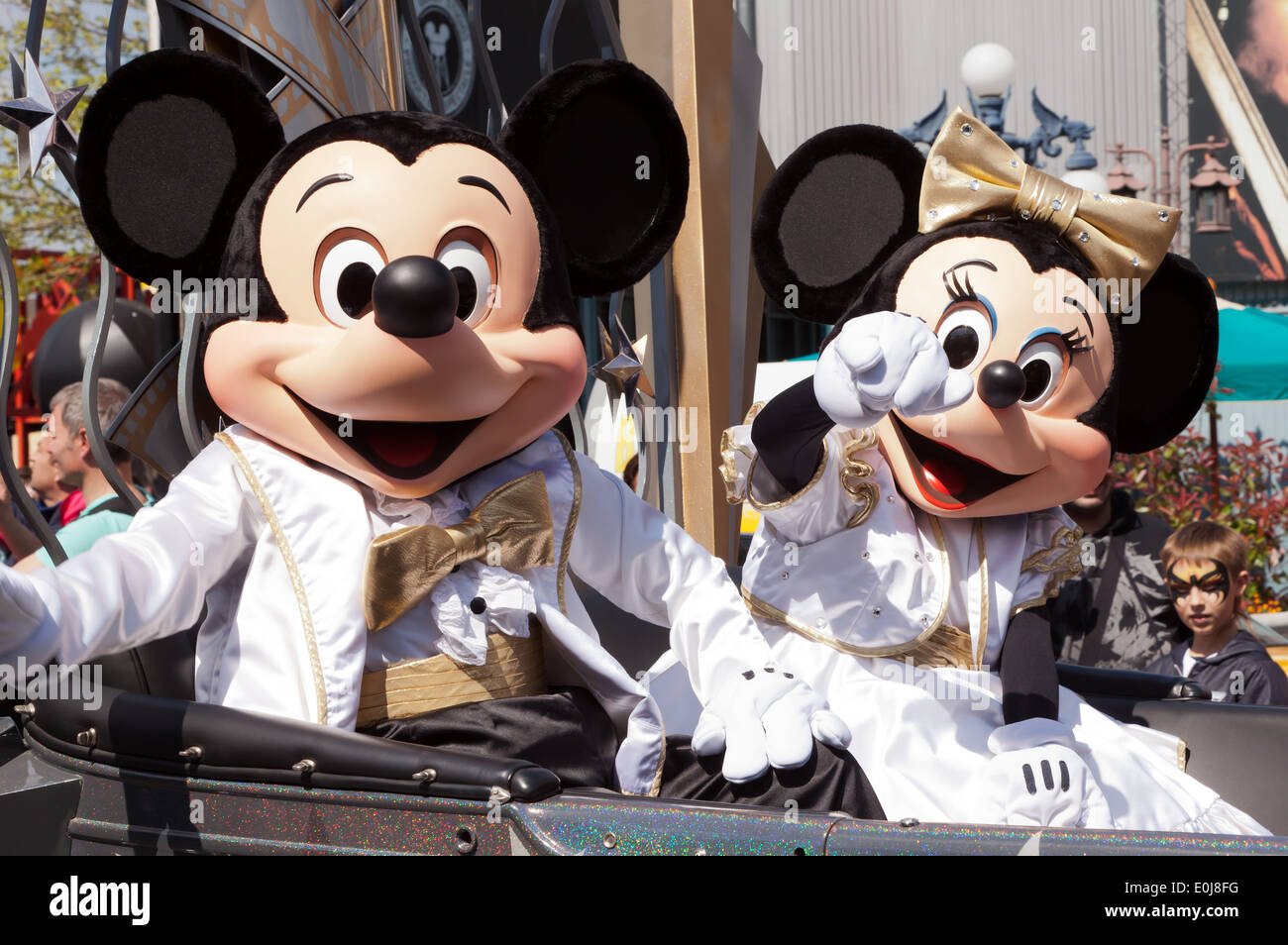 Minnie mickey mouse hi-res stock photography and images - Alamy