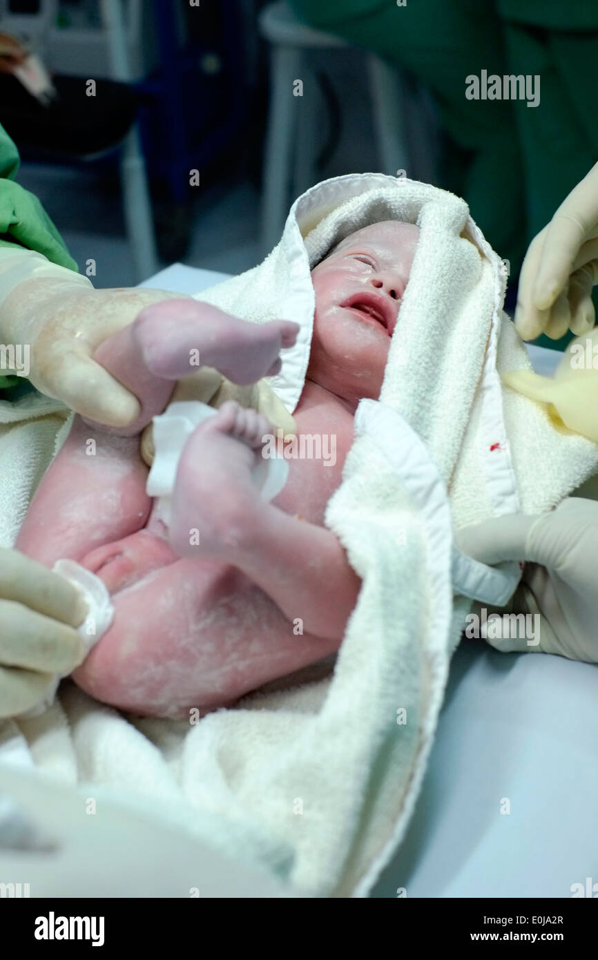 Operating Theater Cesarean Section High Resolution Stock Photography and Images Alamy