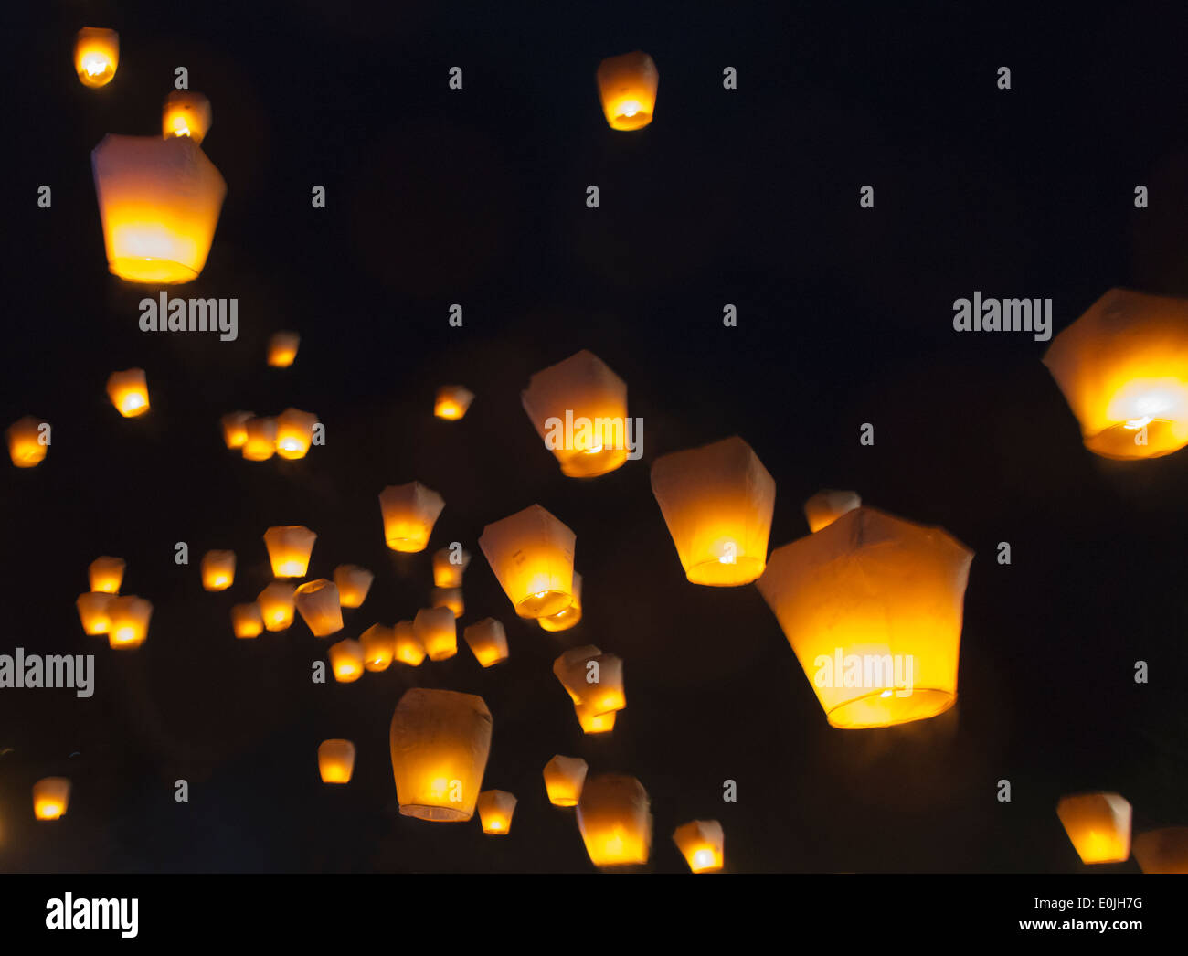 Chinese lanterns night sky hi-res stock photography and images - Alamy