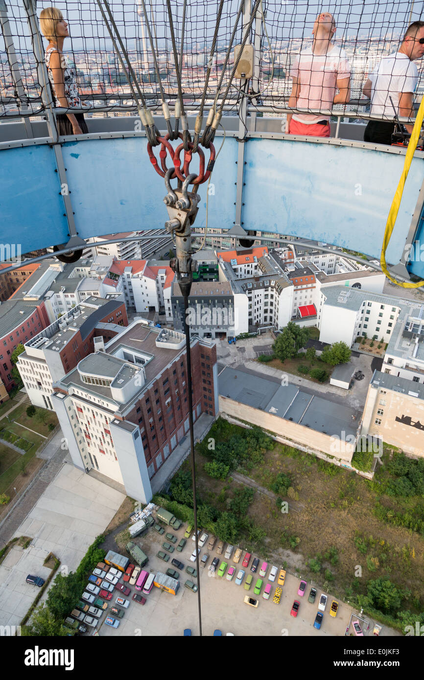 Berlin Hi Flyer A Tethered Hot Air Balloon Reaches A Height Of 150m Stock Photo Alamy