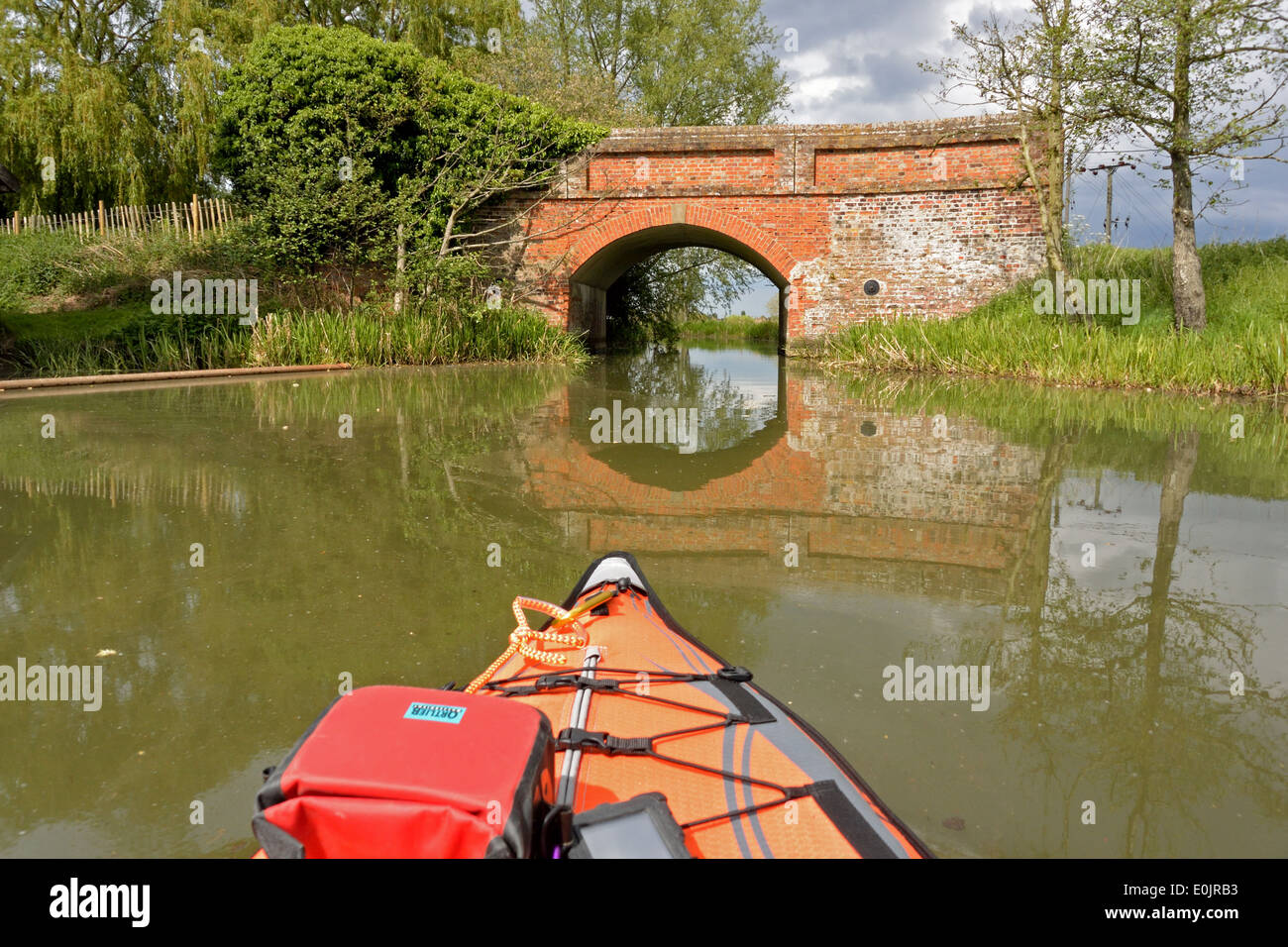 Kayak approaching Tonnage Bridge on the North Walsham and Dilham Canal