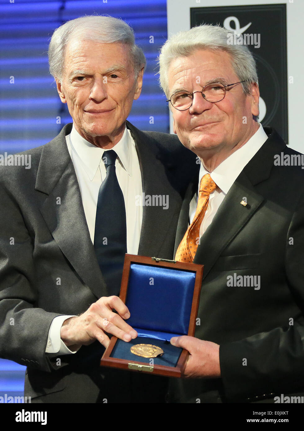 Berlin, Germany. 14th May, 2014. The president of the Leo Baeck Institute, Ronald B. Sobel (L), hands the Leo-Baeck-Medal to German President Joachim Gauck at the Allianz Forum in Berlin, Germany, 14 May 2014. Photo: Stephanie Pilick/dpa/Alamy Live News Stock Photo